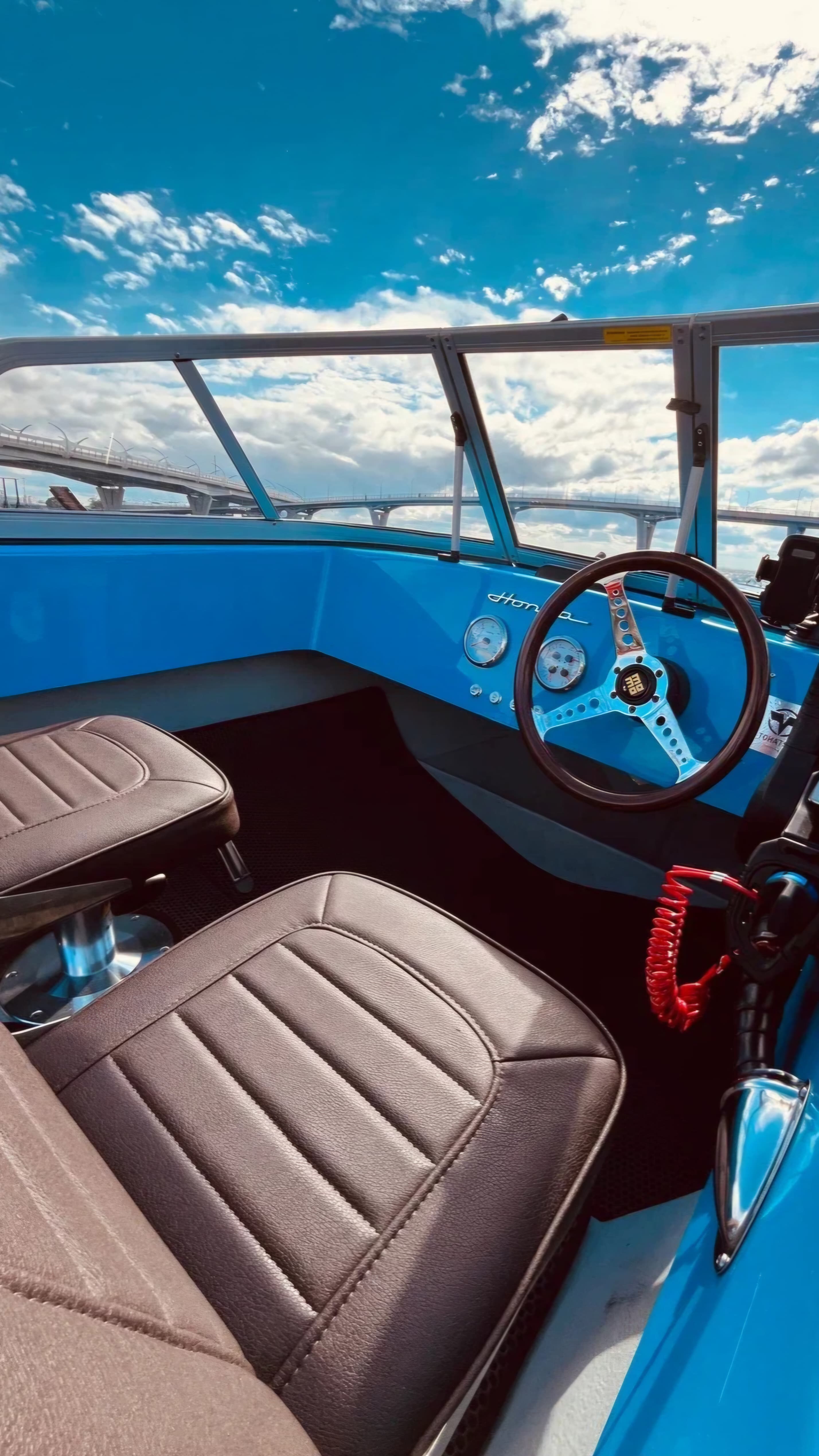 Интерьер катера River Spirit
